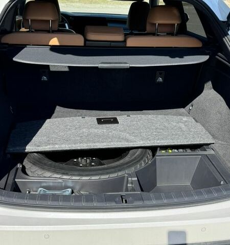 Белый Лексус РХ, объемом двигателя 2.39 л и пробегом 50 тыс. км за 70000 $, фото 6 на Automoto.ua