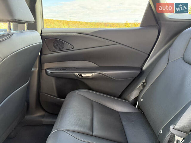 Білий Лексус РХ, об'ємом двигуна 2.4 л та пробігом 52 тис. км за 57000 $, фото 29 на Automoto.ua