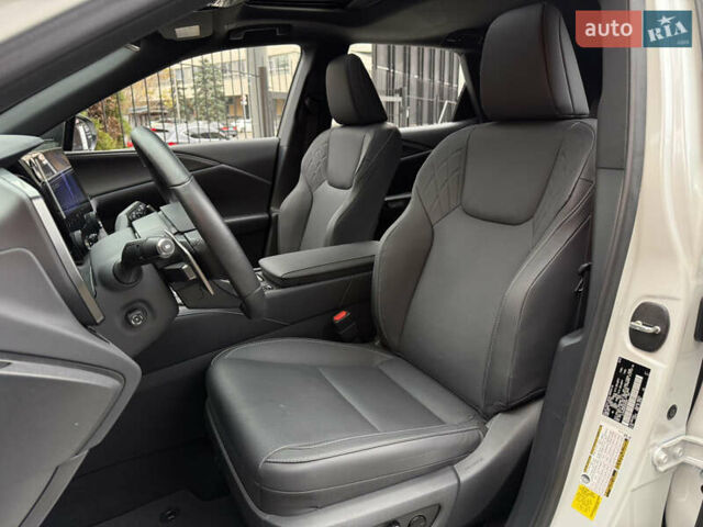 Лексус РХ 2023 у Києві на Automoto.ua Білий Лексус РХ, об'ємом двигуна 2.4 л та пробігом 2 тис. км за 57900 $, фото 9 на Automoto.ua