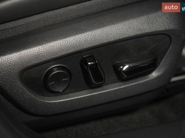 Білий Лексус РХ, об'ємом двигуна 2.4 л та пробігом 29 тис. км за 85900 $, фото 5 на Automoto.ua