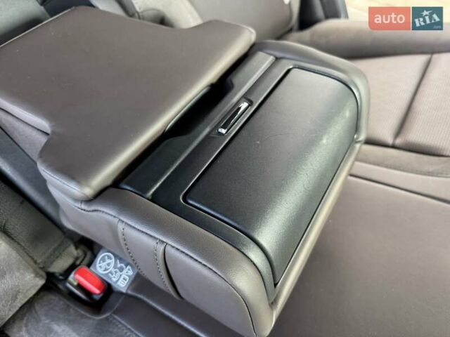 Белый Лексус РХ, объемом двигателя 2.5 л и пробегом 39 тыс. км за 79000 $, фото 62 на Automoto.ua