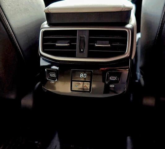 Білий Лексус РХ, об'ємом двигуна 2.4 л та пробігом 71 тис. км за 56500 $, фото 19 на Automoto.ua