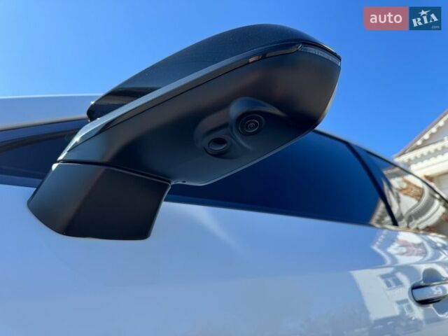 Білий Лексус РХ, об'ємом двигуна 2.4 л та пробігом 41 тис. км за 64999 $, фото 18 на Automoto.ua