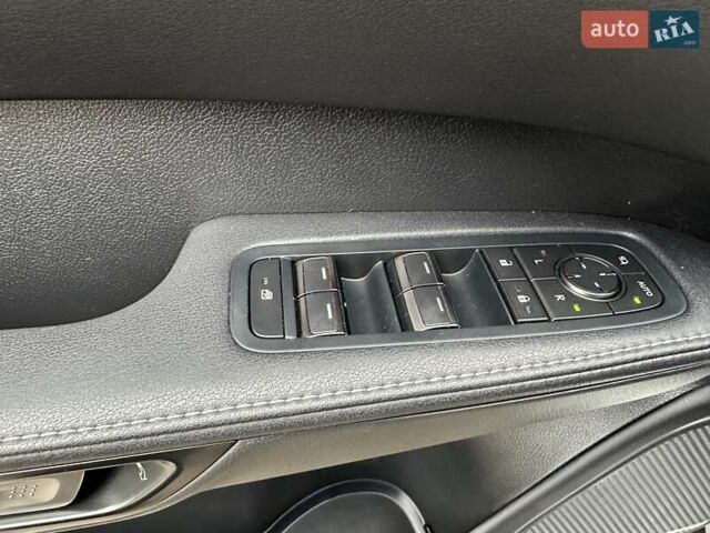 Білий Лексус РХ, об'ємом двигуна 2.5 л та пробігом 29 тис. км за 74500 $, фото 65 на Automoto.ua