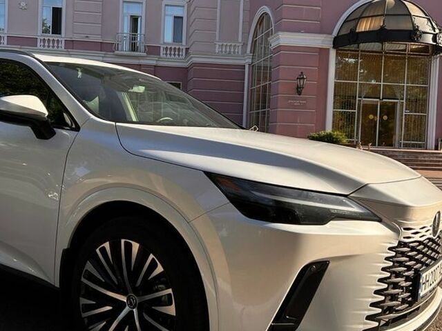 Білий Лексус РХ, об'ємом двигуна 2.49 л та пробігом 40 тис. км за 65000 $, фото 1 на Automoto.ua