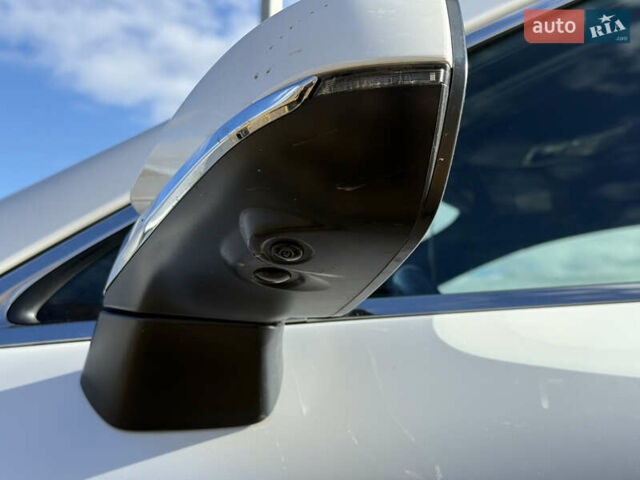 Білий Лексус РХ, об'ємом двигуна 2.4 л та пробігом 52 тис. км за 57000 $, фото 17 на Automoto.ua