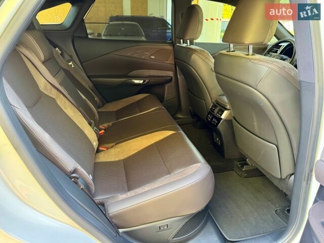 Білий Лексус РХ, об'ємом двигуна 2.49 л та пробігом 49 тис. км за 75000 $, фото 33 на Automoto.ua