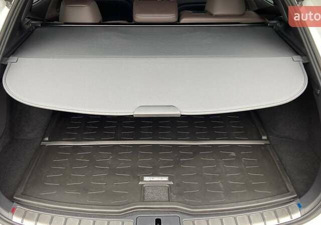 Белый Лексус РХ, объемом двигателя 2.5 л и пробегом 10 тыс. км за 99000 $, фото 9 на Automoto.ua