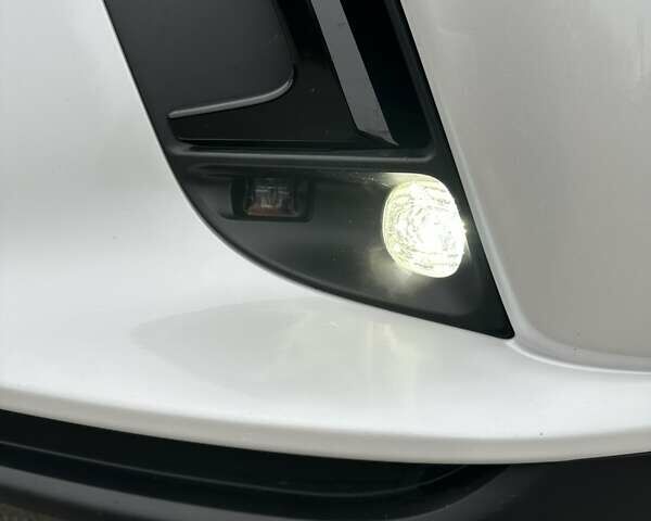 Білий Лексус РХ, об'ємом двигуна 2.5 л та пробігом 29 тис. км за 74500 $, фото 16 на Automoto.ua