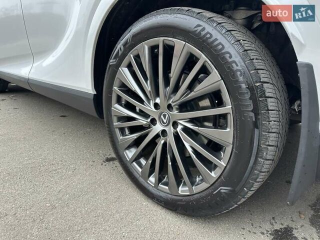 Білий Лексус РХ, об'ємом двигуна 2.5 л та пробігом 29 тис. км за 74500 $, фото 39 на Automoto.ua