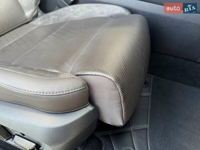 Белый Лексус РХ, объемом двигателя 2.5 л и пробегом 39 тыс. км за 79000 $, фото 67 на Automoto.ua