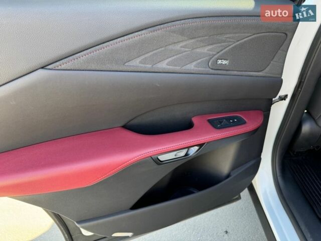 Білий Лексус РХ, об'ємом двигуна 2.4 л та пробігом 41 тис. км за 64999 $, фото 19 на Automoto.ua