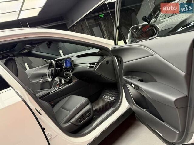 Білий Лексус РХ, об'ємом двигуна 2.4 л та пробігом 3 тис. км за 56900 $, фото 54 на Automoto.ua