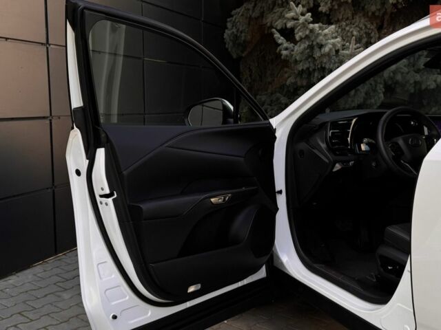 Білий Лексус РХ, об'ємом двигуна 2.49 л та пробігом 40 тис. км за 67500 $, фото 10 на Automoto.ua