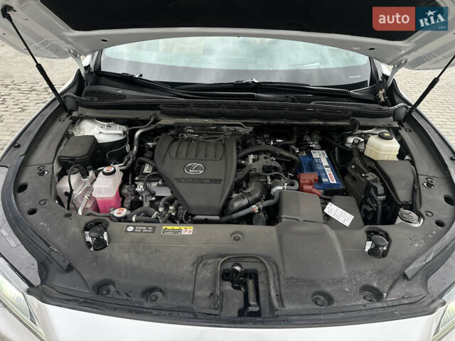 Білий Лексус РХ, об'ємом двигуна 2.4 л та пробігом 15 тис. км за 61500 $, фото 28 на Automoto.ua