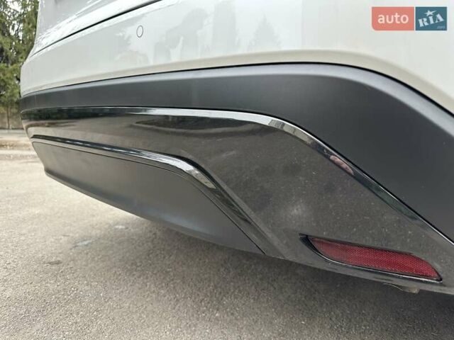 Білий Лексус РХ, об'ємом двигуна 2.5 л та пробігом 29 тис. км за 74500 $, фото 23 на Automoto.ua