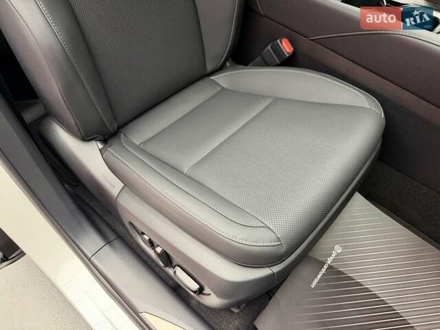 Білий Лексус РХ, об'ємом двигуна 2.4 л та пробігом 3 тис. км за 56900 $, фото 59 на Automoto.ua