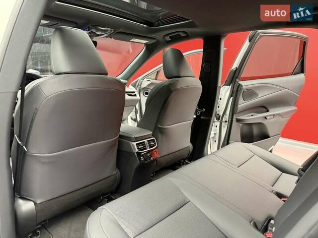 Білий Лексус РХ, об'ємом двигуна 2.4 л та пробігом 3 тис. км за 56900 $, фото 44 на Automoto.ua