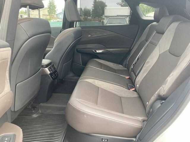 Белый Лексус РХ, объемом двигателя 2.4 л и пробегом 21 тыс. км за 23000 $, фото 10 на Automoto.ua