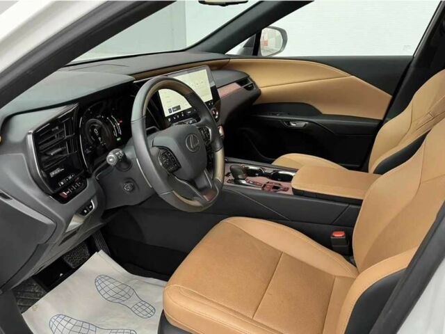Білий Лексус РХ, об'ємом двигуна 2.5 л та пробігом 6 тис. км за 50000 $, фото 7 на Automoto.ua