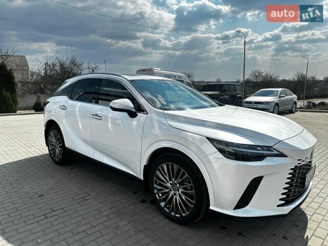 Белый Лексус РХ, объемом двигателя 2.5 л и пробегом 30 тыс. км за 62500 $, фото 1 на Automoto.ua