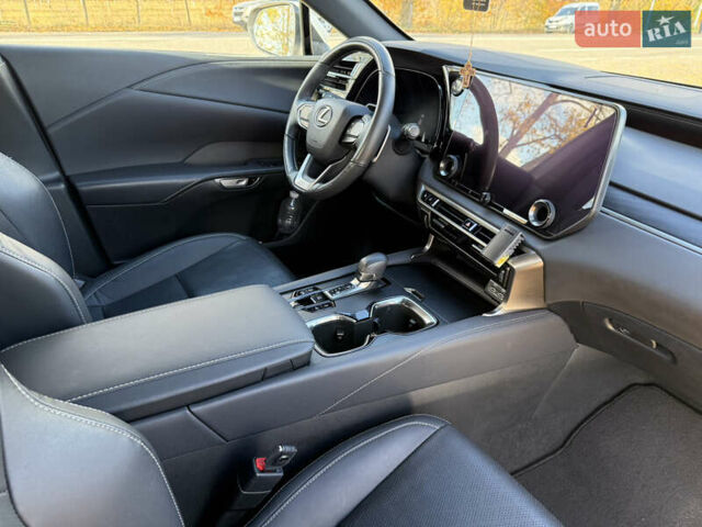 Білий Лексус РХ, об'ємом двигуна 2.4 л та пробігом 52 тис. км за 57000 $, фото 23 на Automoto.ua