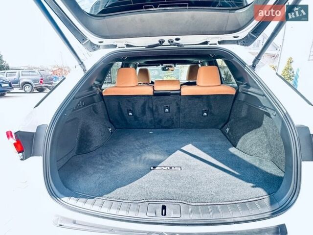 Белый Лексус РХ, объемом двигателя 2.5 л и пробегом 30 тыс. км за 62500 $, фото 14 на Automoto.ua