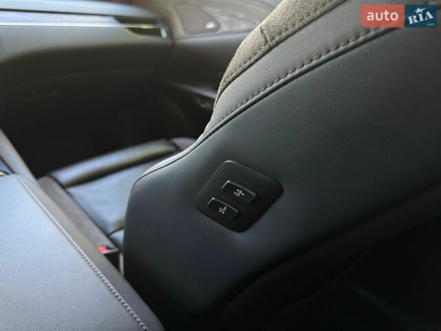 Білий Лексус РХ, об'ємом двигуна 2.49 л та пробігом 49 тис. км за 75000 $, фото 35 на Automoto.ua