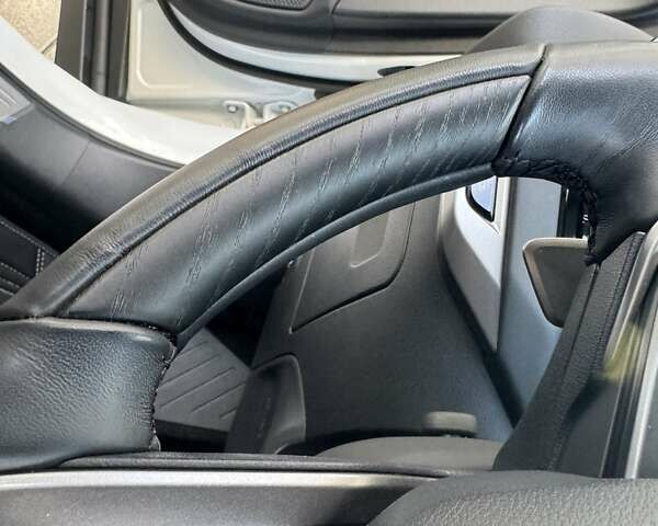 Белый Лексус РХ, объемом двигателя 2.5 л и пробегом 39 тыс. км за 79000 $, фото 38 на Automoto.ua