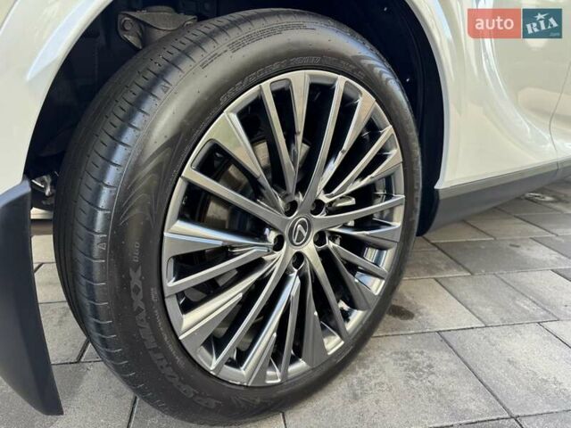 Белый Лексус РХ, объемом двигателя 2.5 л и пробегом 39 тыс. км за 79000 $, фото 18 на Automoto.ua