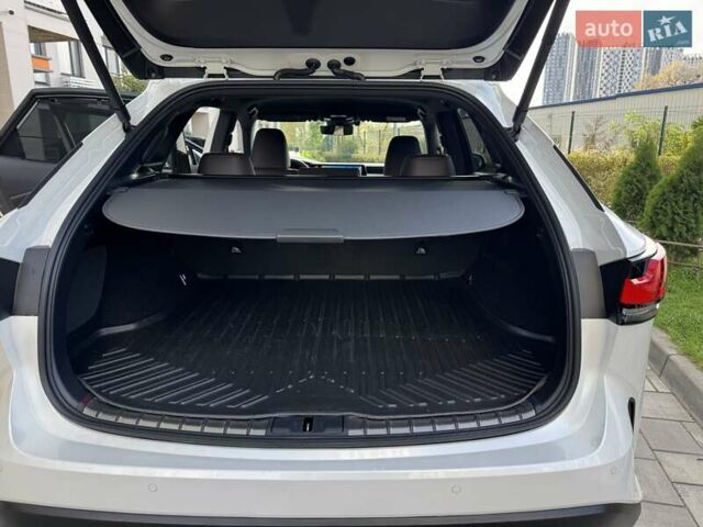 Белый Лексус РХ, объемом двигателя 2.5 л и пробегом 39 тыс. км за 79000 $, фото 79 на Automoto.ua