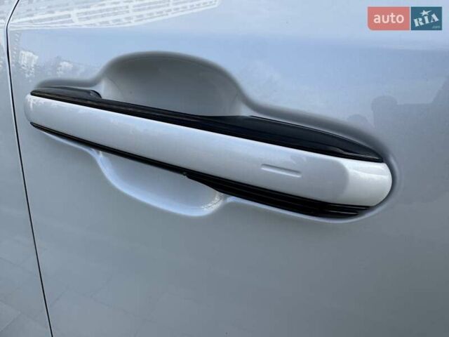 Белый Лексус РХ, объемом двигателя 2.5 л и пробегом 39 тыс. км за 79000 $, фото 82 на Automoto.ua