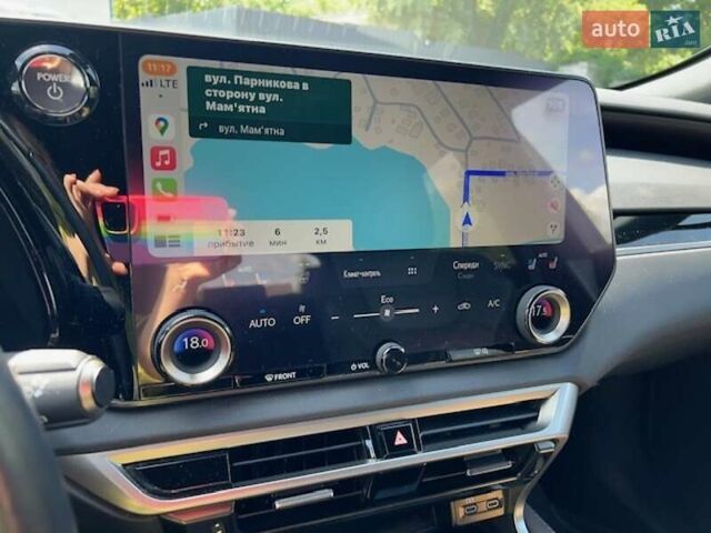 Белый Лексус РХ, объемом двигателя 2.49 л и пробегом 39 тыс. км за 85000 $, фото 3 на Automoto.ua