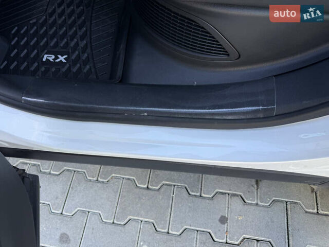 Белый Лексус РХ, объемом двигателя 2.5 л и пробегом 24 тыс. км за 59900 $, фото 18 на Automoto.ua