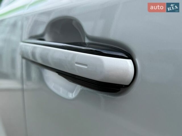 Белый Лексус РХ, объемом двигателя 2.5 л и пробегом 5 тыс. км за 86900 $, фото 6 на Automoto.ua