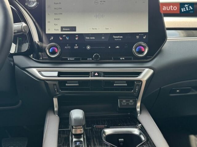 Белый Лексус РХ, объемом двигателя 2.5 л и пробегом 5 тыс. км за 86900 $, фото 32 на Automoto.ua