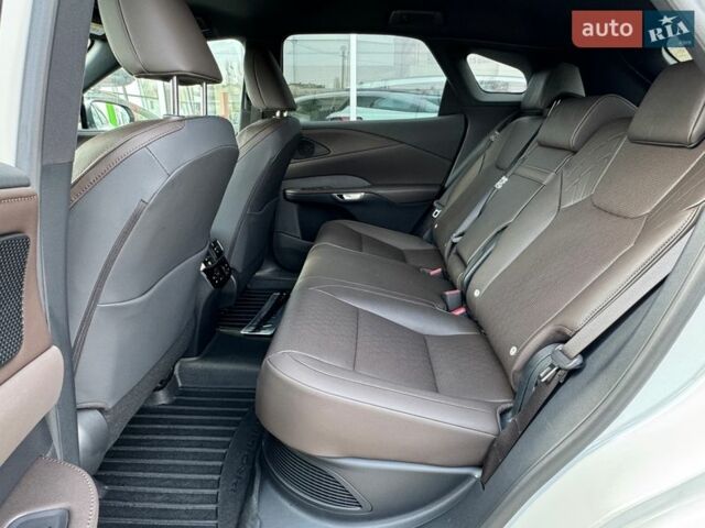 Белый Лексус РХ, объемом двигателя 2.5 л и пробегом 5 тыс. км за 86900 $, фото 22 на Automoto.ua