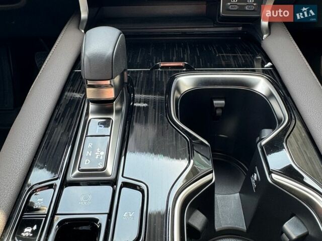 Белый Лексус РХ, объемом двигателя 2.5 л и пробегом 5 тыс. км за 86900 $, фото 37 на Automoto.ua