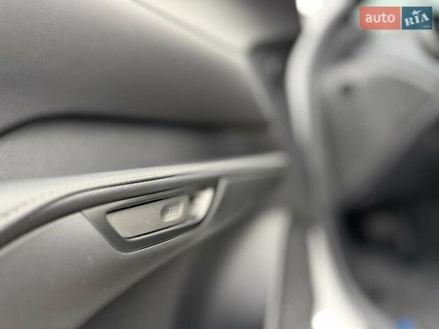 Белый Лексус РХ, объемом двигателя 2.4 л и пробегом 6 тыс. км за 63000 $, фото 15 на Automoto.ua