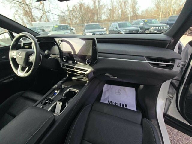 Білий Лексус РХ, об'ємом двигуна 0 л та пробігом 4 тис. км за 30500 $, фото 4 на Automoto.ua