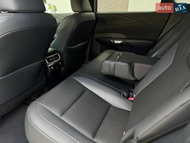 Белый Лексус РХ, объемом двигателя 2.4 л и пробегом 5 тыс. км за 64000 $, фото 29 на Automoto.ua