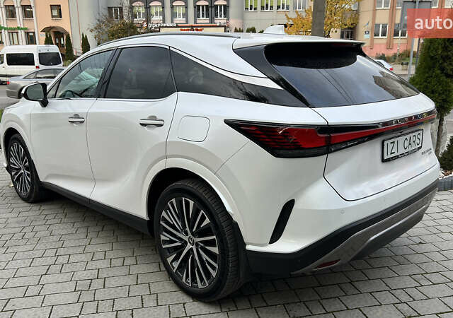 Лексус РХ 2024 в Львове на Automoto.ua Белый Лексус РХ, объемом двигателя 2.5 л и пробегом 1 тыс. км за 66000 $, фото 4 на Automoto.ua