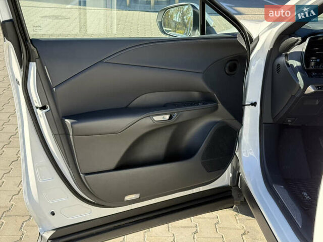 Белый Лексус РХ, объемом двигателя 2.5 л и пробегом 24 тыс. км за 59900 $, фото 10 на Automoto.ua