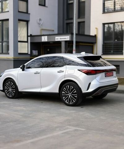 Белый Лексус РХ, объемом двигателя 2.5 л и пробегом 11 тыс. км за 72000 $, фото 3 на Automoto.ua