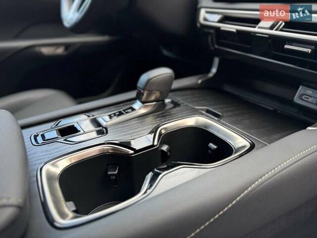 Белый Лексус РХ, объемом двигателя 2.4 л и пробегом 5 тыс. км за 64000 $, фото 17 на Automoto.ua