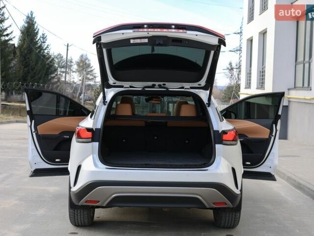 Белый Лексус РХ, объемом двигателя 2.5 л и пробегом 11 тыс. км за 72000 $, фото 11 на Automoto.ua