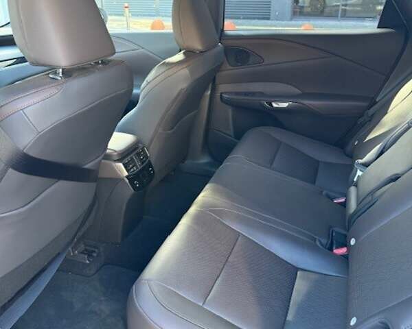 Лексус РХ 2024 в Одессе на Automoto.ua Белый Лексус РХ, объемом двигателя 2.39 л и пробегом 1 тыс. км за 72500 $, фото 9 на Automoto.ua