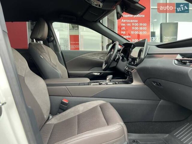 Білий Лексус РХ, об'ємом двигуна 2.5 л та пробігом 8 тис. км за 93241 $, фото 10 на Automoto.ua