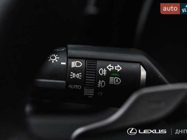 Білий Лексус РХ, об'ємом двигуна 2.4 л та пробігом 43 тис. км за 88000 $, фото 23 на Automoto.ua