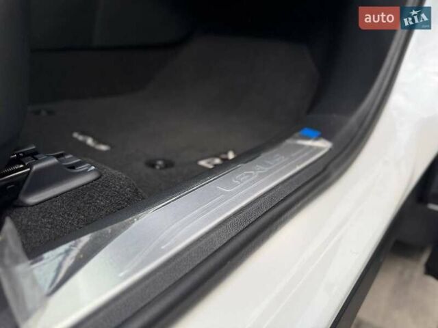 Белый Лексус РХ, объемом двигателя 2.4 л и пробегом 5 тыс. км за 64000 $, фото 18 на Automoto.ua